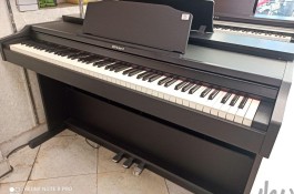 پیانو دیجیتال رولند برند Rp102